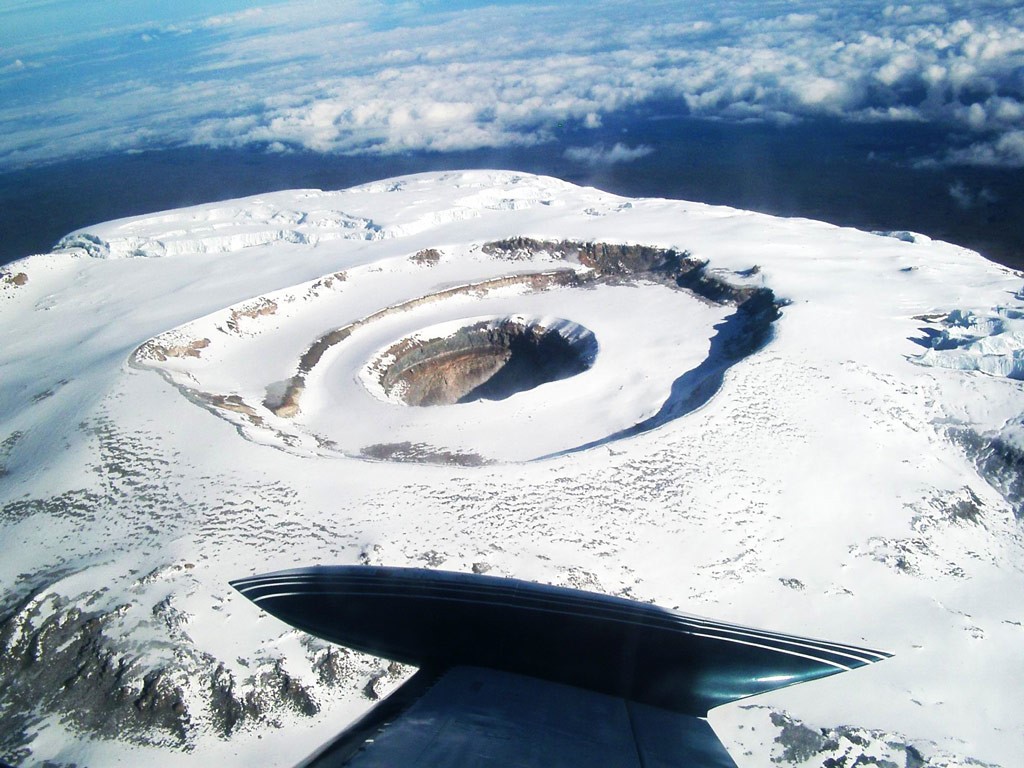 Рис. 5.&nbsp; Гора Килиманджаро, 2003 г. (https://guruturizma.ru/gora-kilimandzharo-v-tanzanii)