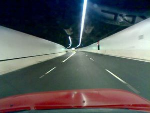 Рис. 3. В построенном автодорожном тоннеле Лейн-Коув (Сидней) (https://en.wikipedia.org/wiki/Lane_Cove_Tunnel)