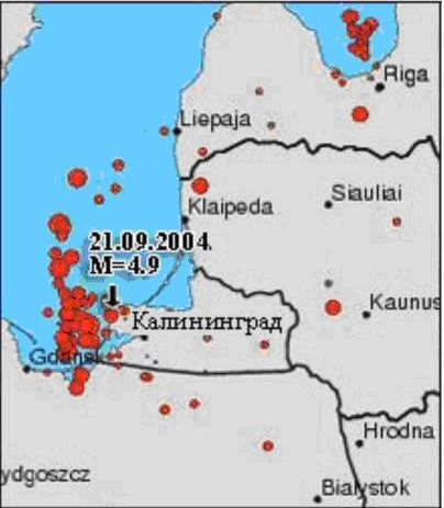Рис.&nbsp;5. Сейсмичность южной части Балтийского моря (по данным European Editerranean Seismological Centre). Стрелкой указан эпицентр калининградских землетрясений 21&nbsp;сентября 2004&nbsp;года 