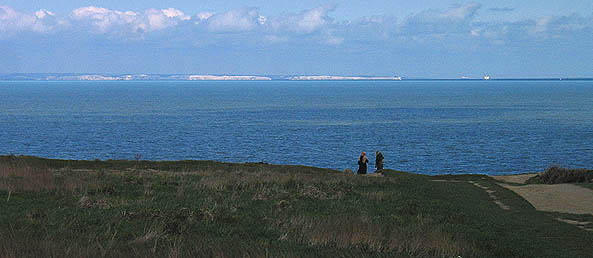 Рис.&nbsp;5. Вид на британское побережье через пролив Па-де-Кале с французского берега&nbsp;[7] 