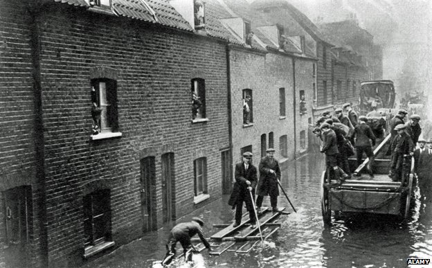 Рис. 3. Лондонское наводнение 1928&nbsp;года&nbsp;[3]