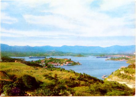 Рис. 7. Бухта в Сантьяго-де-Куба, провинция Орьенте (открытка)