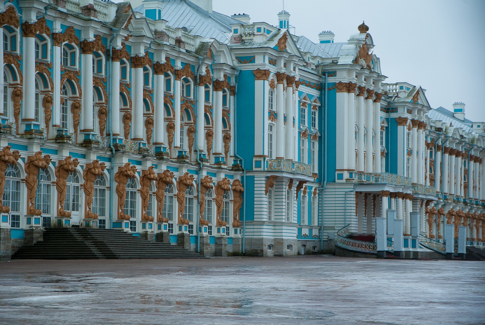 Екатерининский дворец в Санкт-Петербурге фото