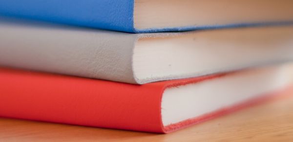 Об определении параметров жесткости грунта при малых деформациях. Обзор работы Криса Клейтона