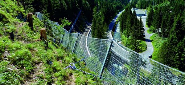 Оптимальный противокамнепадный барьер. Рассуждения на основе передового опыта