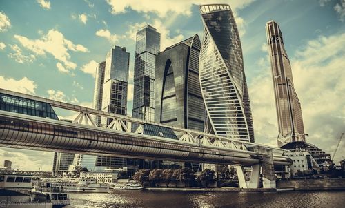 Опасна ли тяжесть небоскребов комплекса «Москва-Сити»?